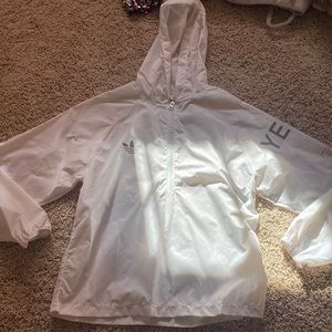 Are you a Kanye West fan and want A super cute windbreaker, this is the one!